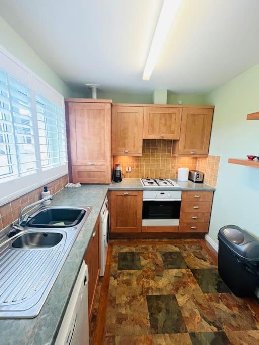 Lovely Entire 2 Bedroom Apartment Monifieth Kültér fotó